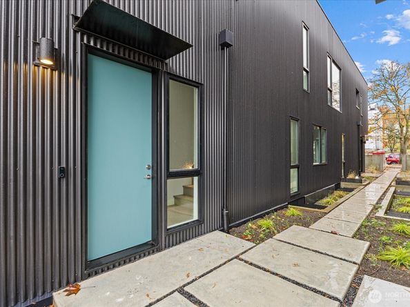 1114 26th Avenue D, Seattle WA 98122