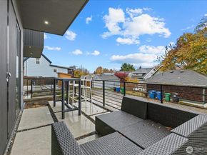 1114 26th Avenue D, Seattle WA 98122