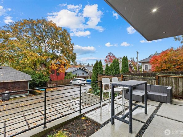 1114 26th Avenue D, Seattle WA 98122