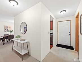 13717 Linden Avenue N 213, Seattle WA 98133