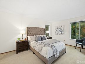 13717 Linden Avenue N 213, Seattle WA 98133