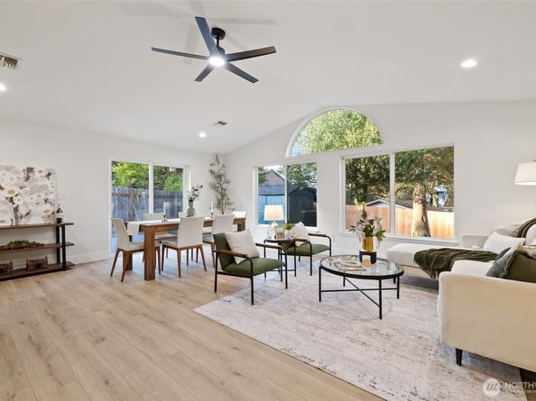 2144 N 146th Street, Shoreline WA 98133