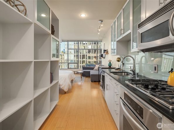 2033 2nd Avenue 1106, Seattle WA 98121