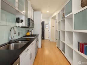 2033 2nd Avenue 1106, Seattle WA 98121