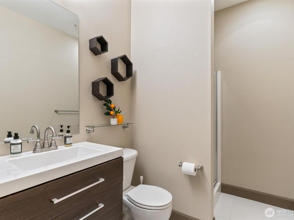 2115 201st Place SE L2, Bothell WA 98012