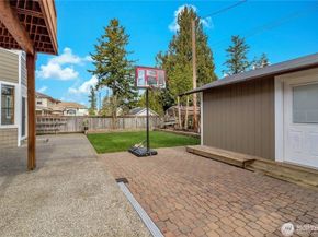 27018 117th Place SE, Kent WA 98030
