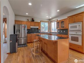 27018 117th Place SE, Kent WA 98030