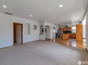 27018 117th Place SE, Kent WA 98030