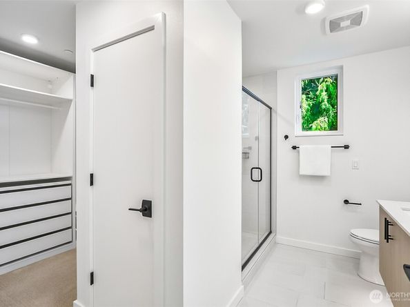 6562 Ravenna Avenue NE, Seattle WA 98115