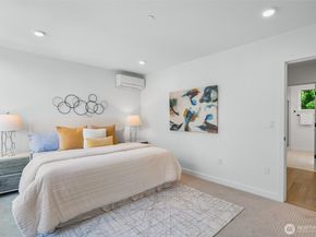 6562 Ravenna Avenue NE, Seattle WA 98115