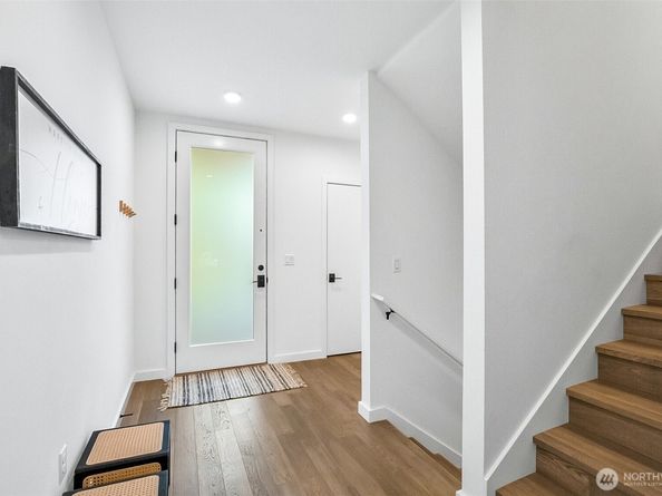 6562 Ravenna Avenue NE, Seattle WA 98115
