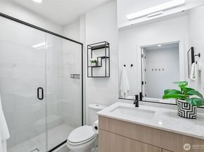 6562 Ravenna Avenue NE, Seattle WA 98115
