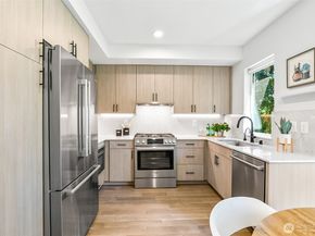 6562 Ravenna Avenue NE, Seattle WA 98115
