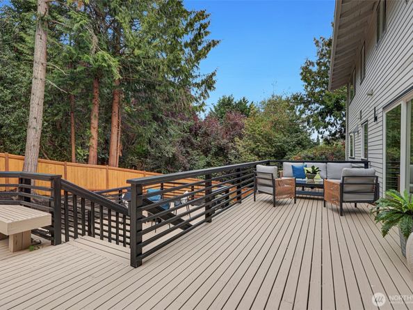 7401 92nd Place SE, Mercer Island WA 98040