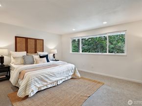 7401 92nd Place SE, Mercer Island WA 98040