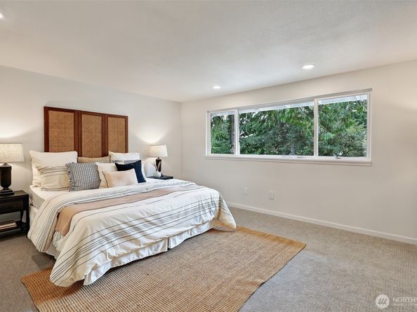 7401 92nd Place SE, Mercer Island WA 98040