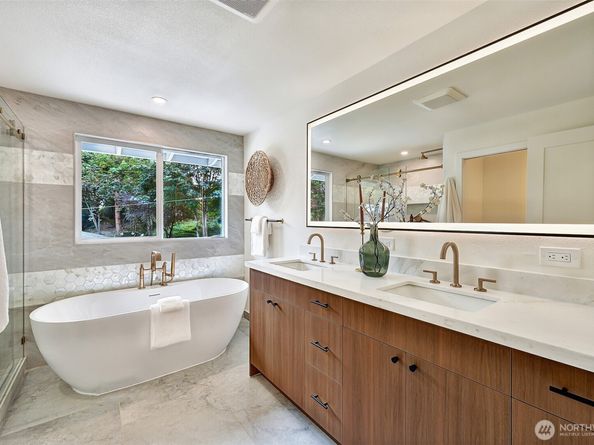 7401 92nd Place SE, Mercer Island WA 98040