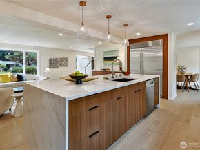 7401 92nd Place SE, Mercer Island WA 98040