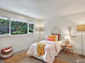 7401 92nd Place SE, Mercer Island WA 98040