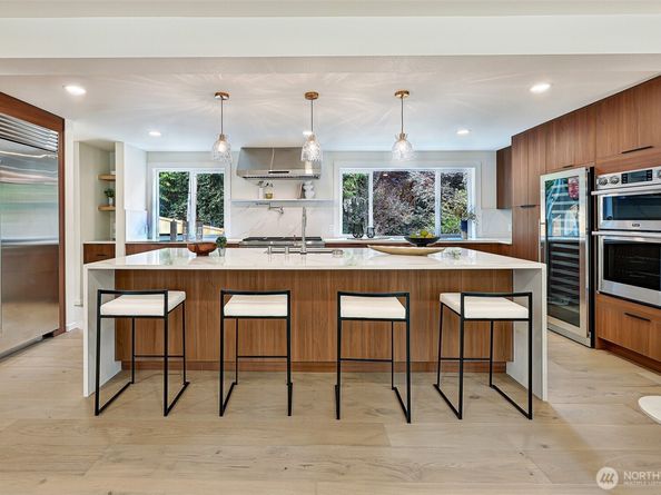 7401 92nd Place SE, Mercer Island WA 98040