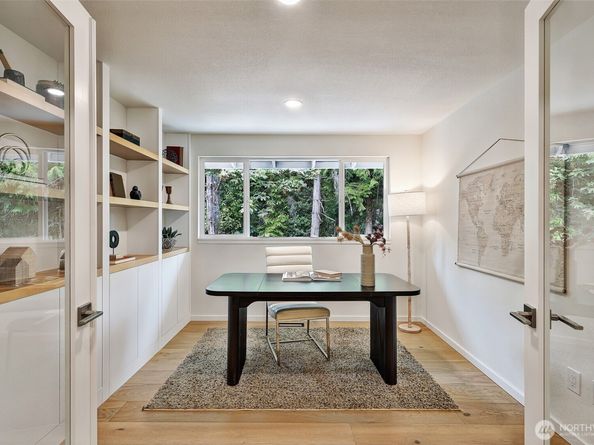 7401 92nd Place SE, Mercer Island WA 98040