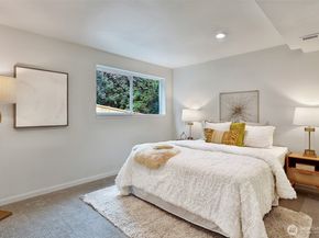 7401 92nd Place SE, Mercer Island WA 98040