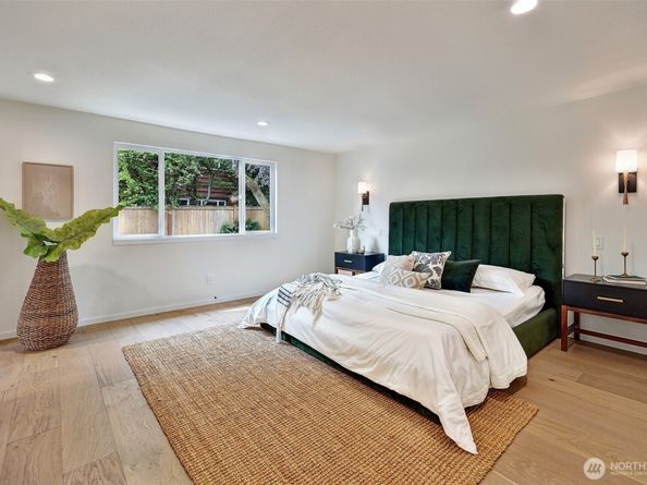 7401 92nd Place SE, Mercer Island WA 98040