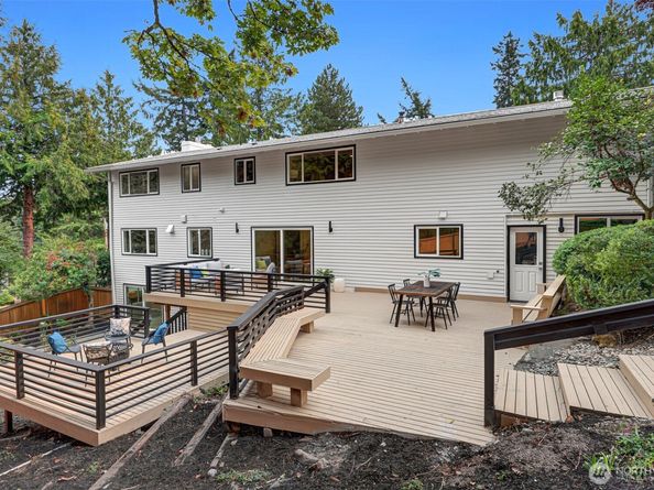 7401 92nd Place SE, Mercer Island WA 98040