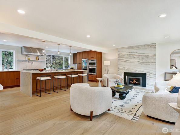 7401 92nd Place SE, Mercer Island WA 98040