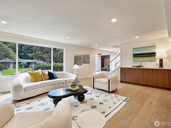 7401 92nd Place SE, Mercer Island WA 98040