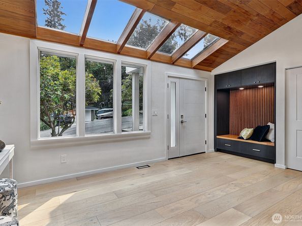 7401 92nd Place SE, Mercer Island WA 98040
