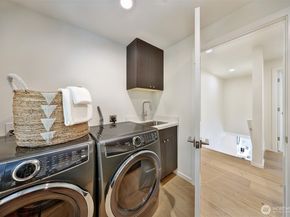 7401 92nd Place SE, Mercer Island WA 98040