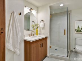 7401 92nd Place SE, Mercer Island WA 98040