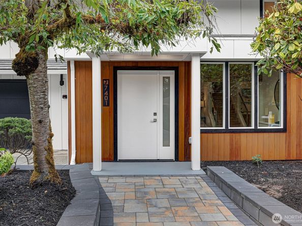 7401 92nd Place SE, Mercer Island WA 98040