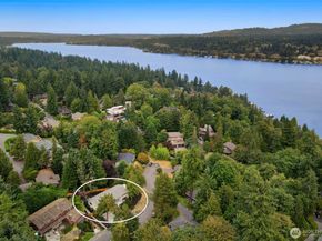 7401 92nd Place SE, Mercer Island WA 98040