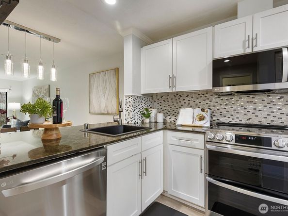 8013 NE 177th Court 2, Kenmore WA 98028