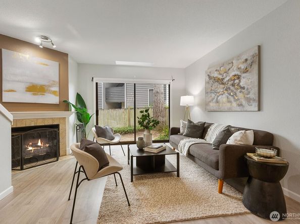 8013 NE 177th Court 2, Kenmore WA 98028