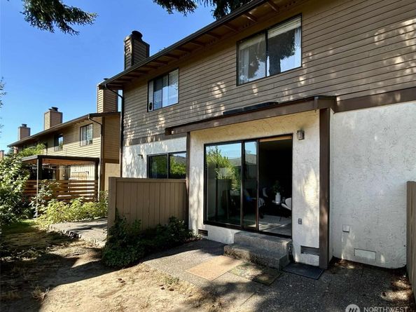 8013 NE 177th Court 2, Kenmore WA 98028