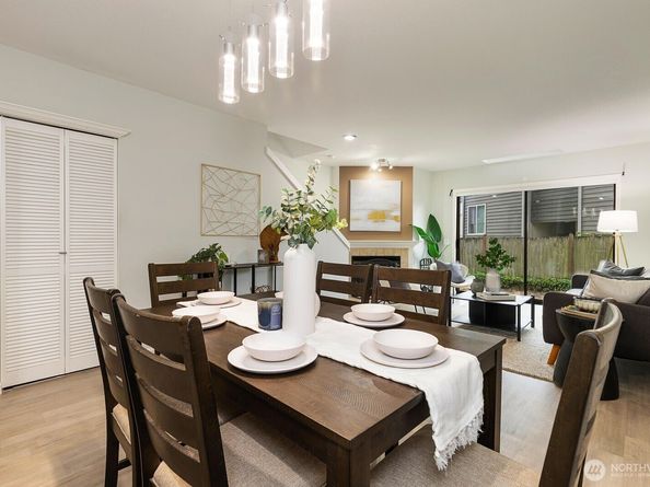 8013 NE 177th Court 2, Kenmore WA 98028
