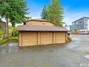8013 NE 177th Court 2, Kenmore WA 98028