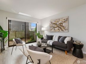8013 NE 177th Court 2, Kenmore WA 98028