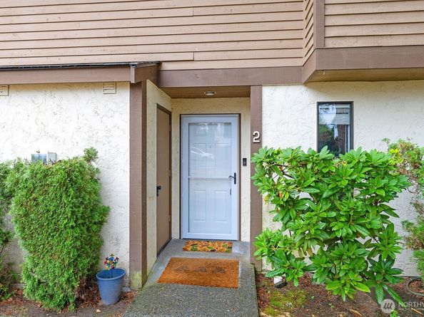8013 NE 177th Court 2, Kenmore WA 98028