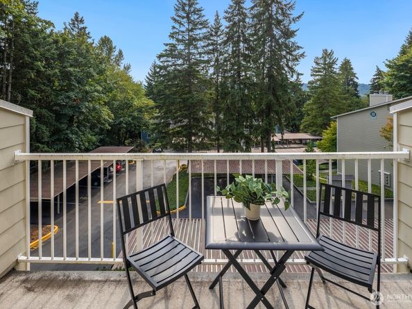 9484 Redmond-Woodinville Road NE C305, Redmond WA 98052