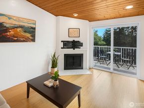 9484 Redmond-Woodinville Road NE C305, Redmond WA 98052