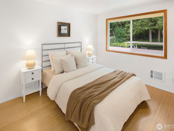 9484 Redmond-Woodinville Road NE C305, Redmond WA 98052