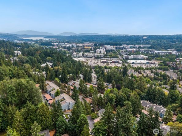 9484 Redmond-Woodinville Road NE C305, Redmond WA 98052