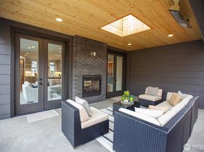 8718 128th Avenue NE, Kirkland WA 98033