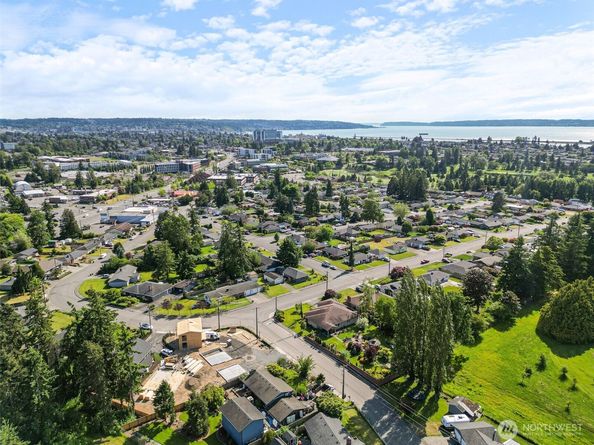 501 Legion Drive B, Everett WA 98201