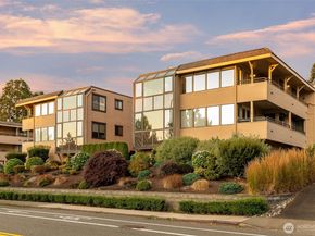 832 Lake Street S, Kirkland WA 98033