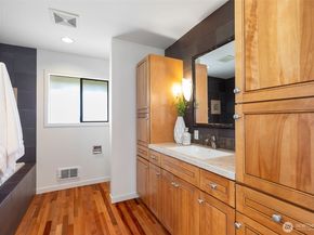 832 Lake Street S, Kirkland WA 98033